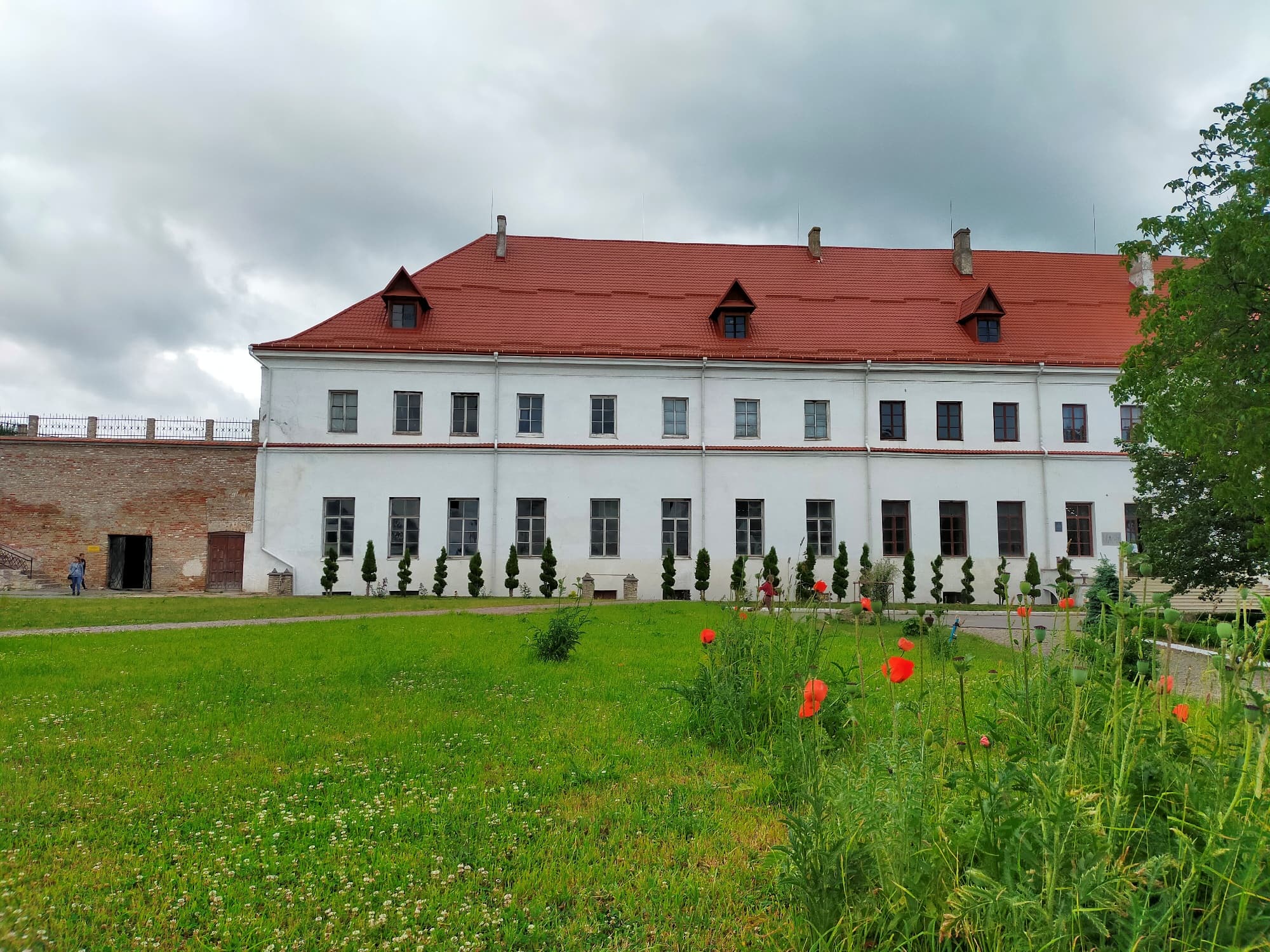 Фасадна сторона палацу кн. Любомирських, 2021 р.