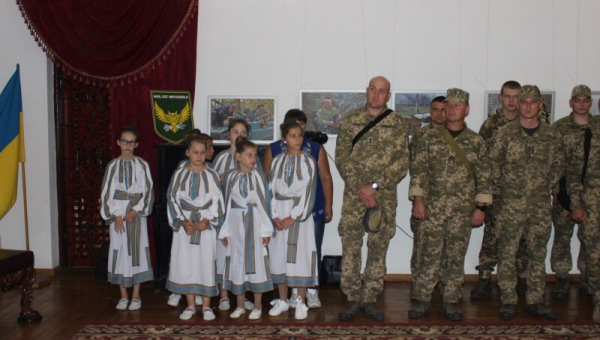 У Дубенському замку відкрилась фотовиставка про бойові будні розвідників