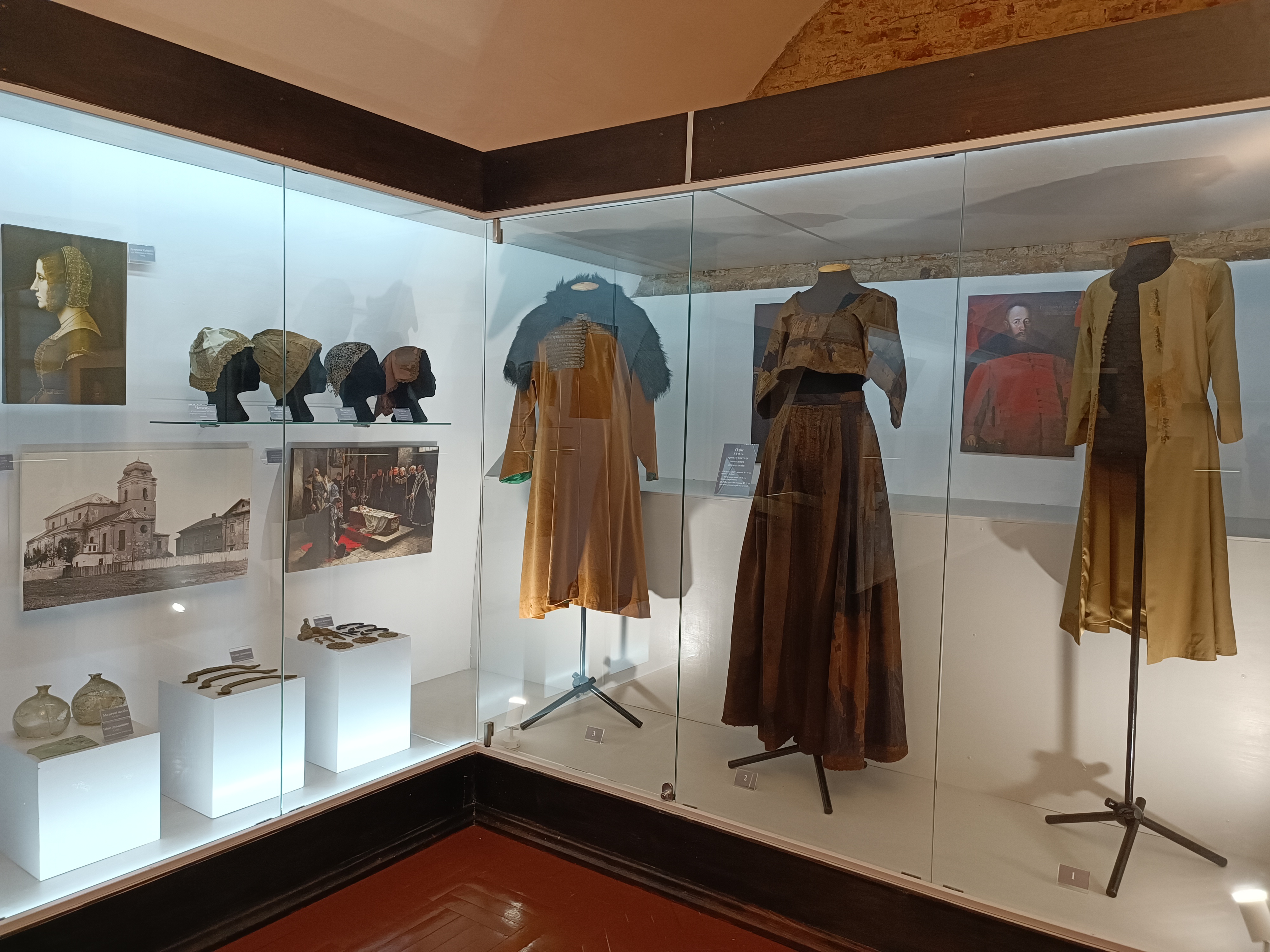 Виставка «Археологія дубенських монастирів»